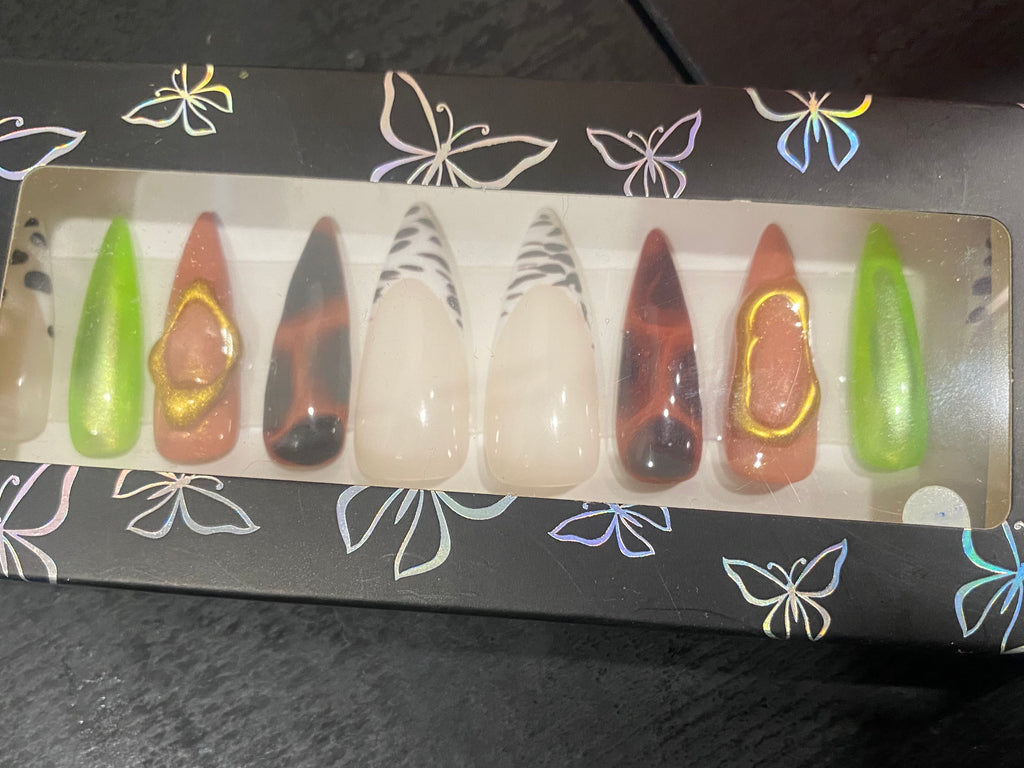 Wild Glow Spot Press On Nail Set